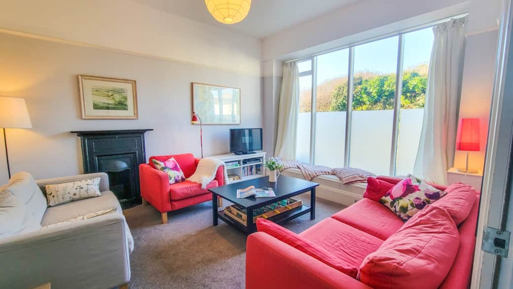 Cromlech livingroom b Cromlech livingroom b