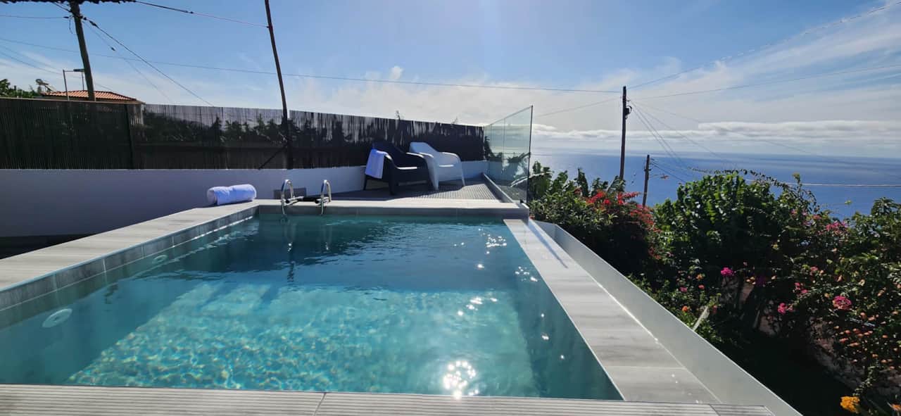 Floeca rooftop pool with stunning ocean views — your sunny Madeira escape for pure relaxation.jpg