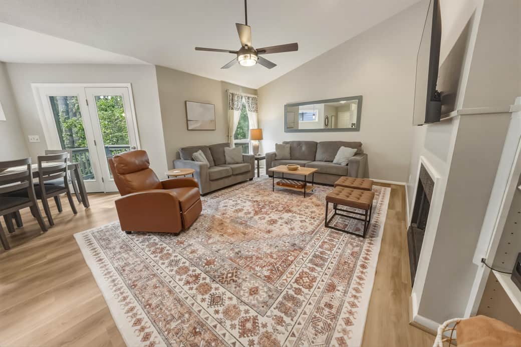 Enjoy open concept living in our 2bed/2bath 2nd floor condo Enjoy open concept living in our 2bed/2bath 2nd floor condo