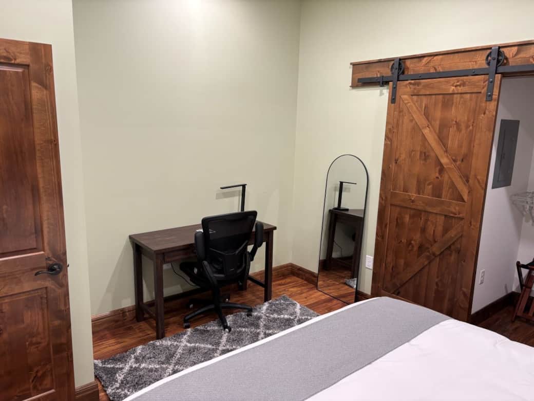 Limestone Lodge Apartment B Workdesk