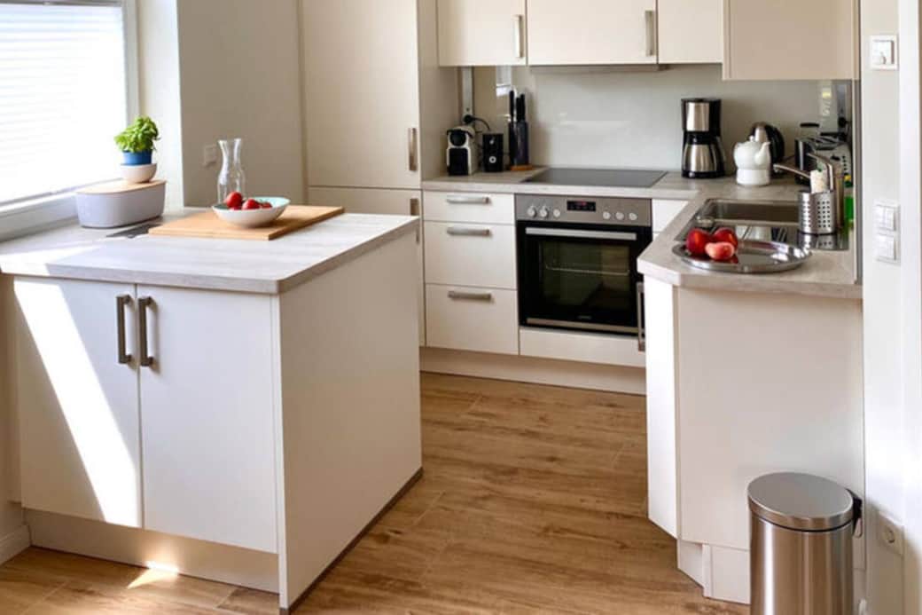 Auri Küche mit Filterkaffeemaschine und Nespressomaschine