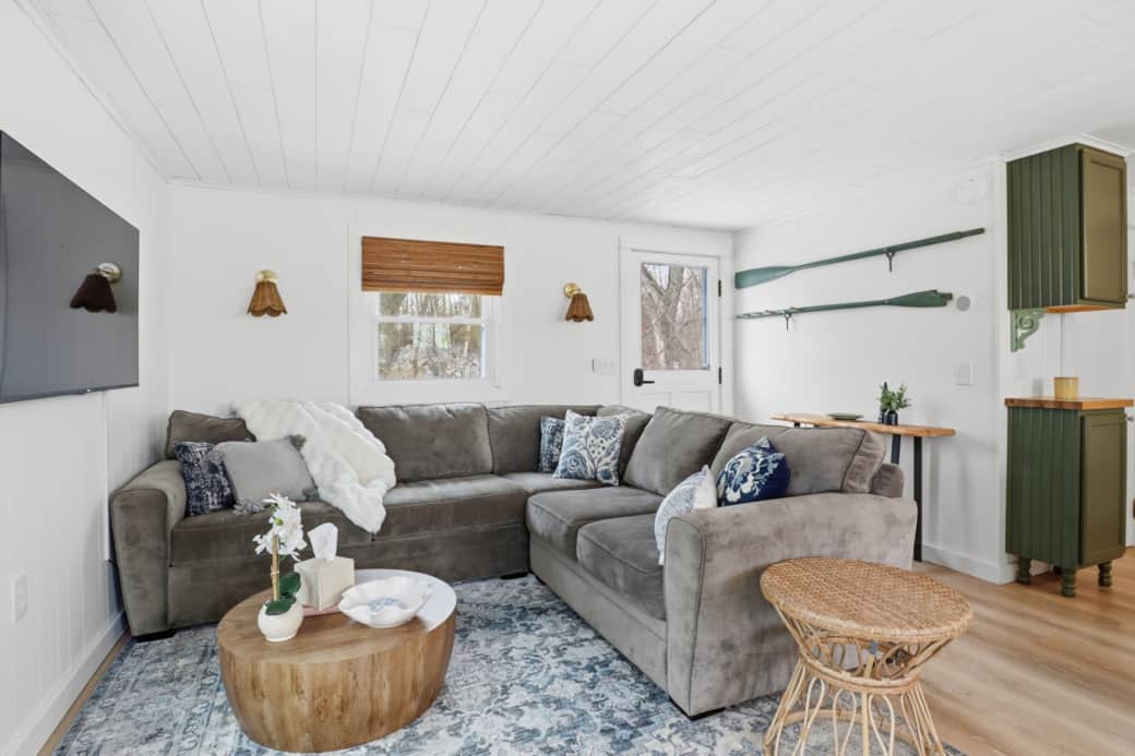 Entry Way Directly Into Comfort