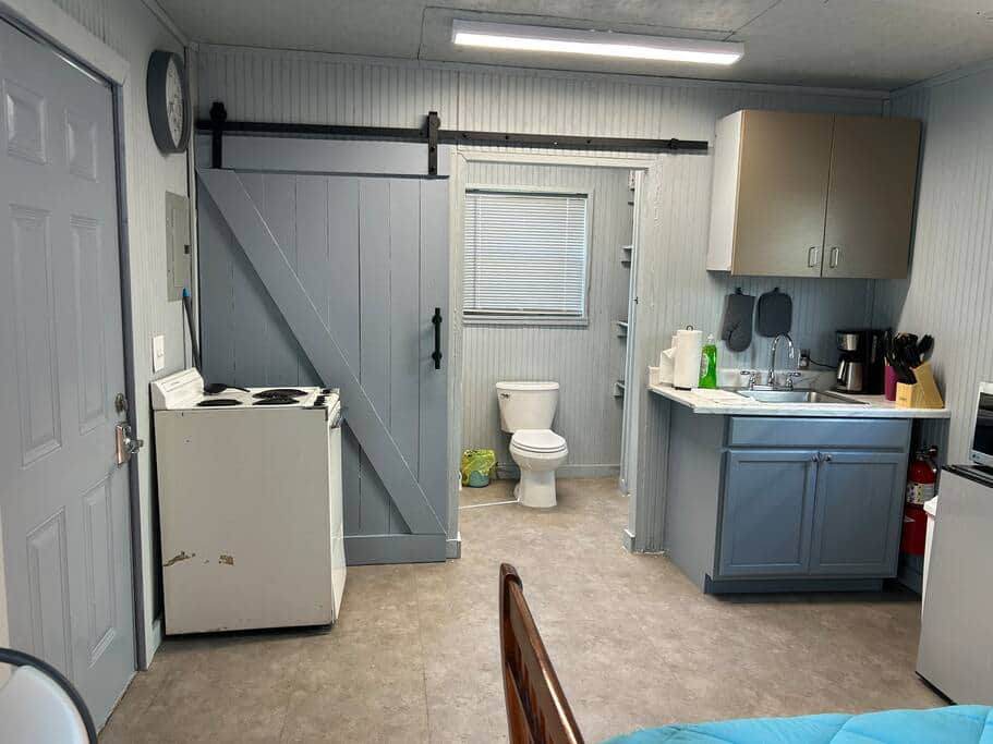 Kitchen and bathroom 