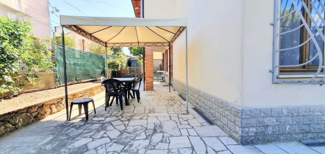 Ingresso indipendente a Maya Suite, spazio attrezzato ad esclusivo uso degli ospiti.