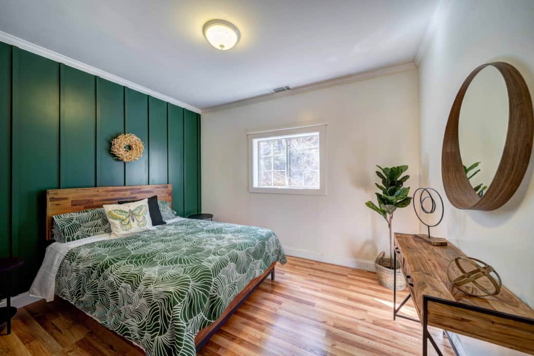 Bedroom 1, Queen Beed 