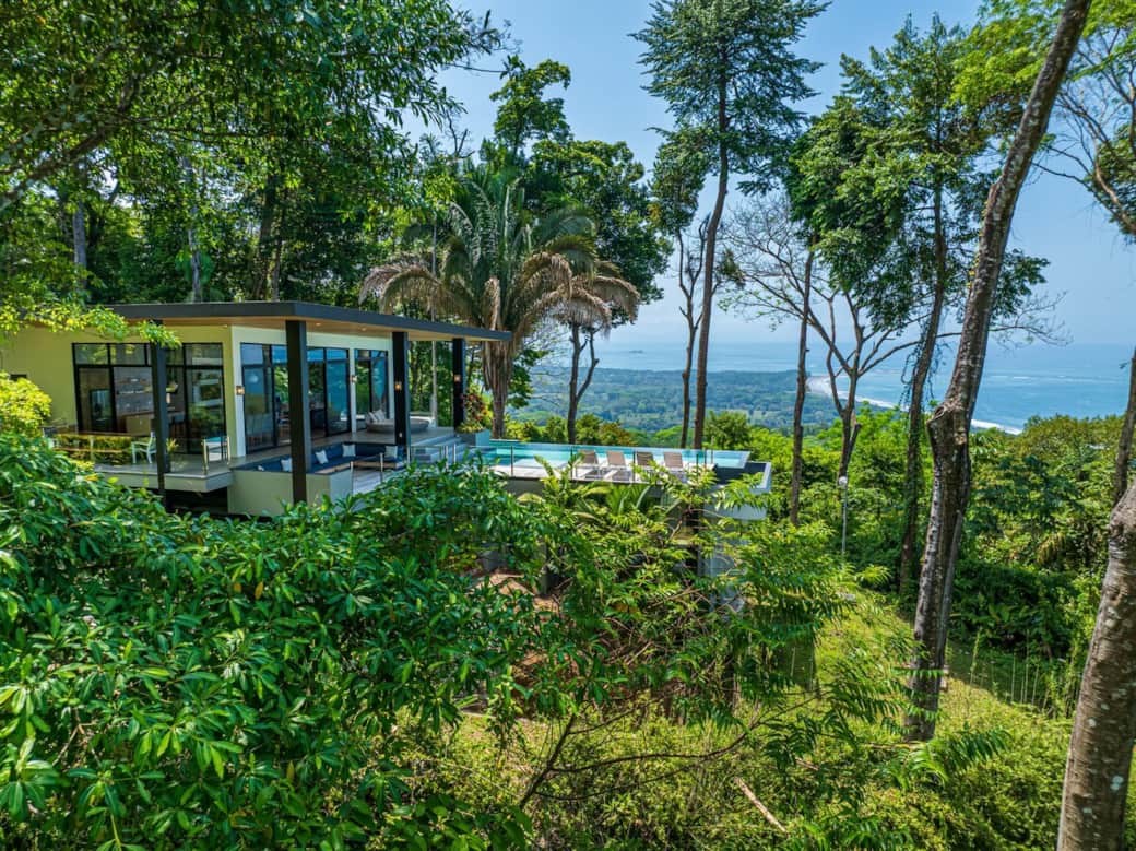 Casa Cosara Grande is perched on Playa Hermosa hills and has worldclass view on the Whale's Tail Beach.