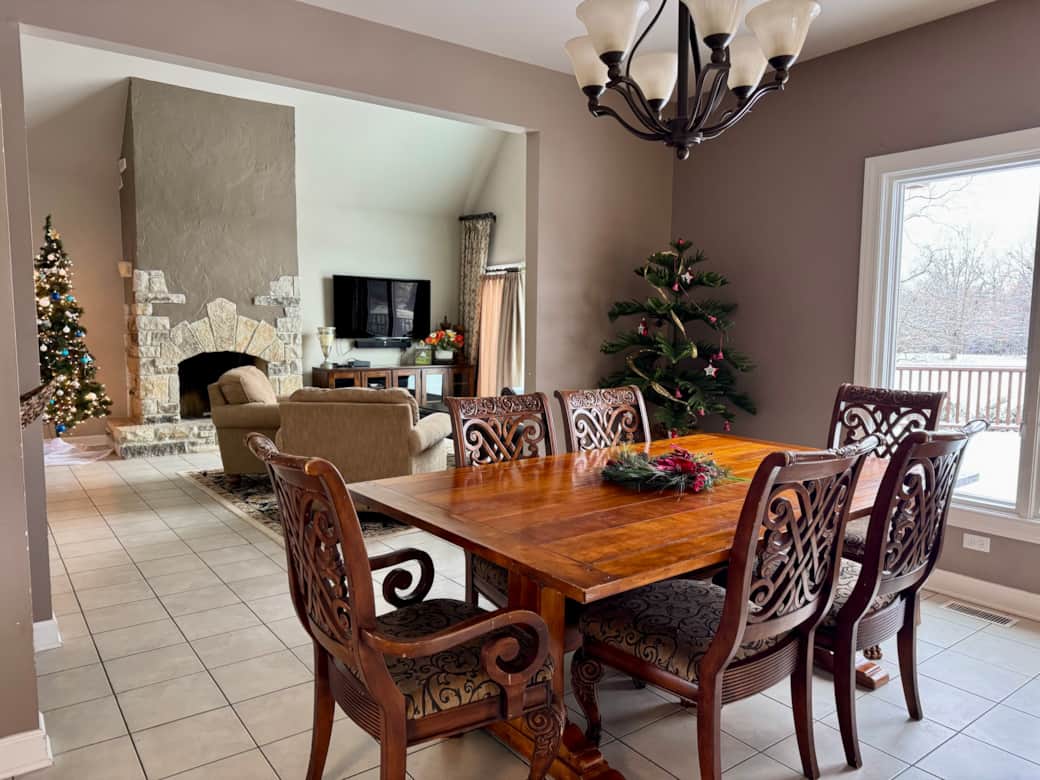 Breakfast Table Next to Kitchen Breakfast Table Next to Kitchen