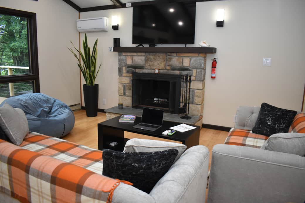 Living room 1.