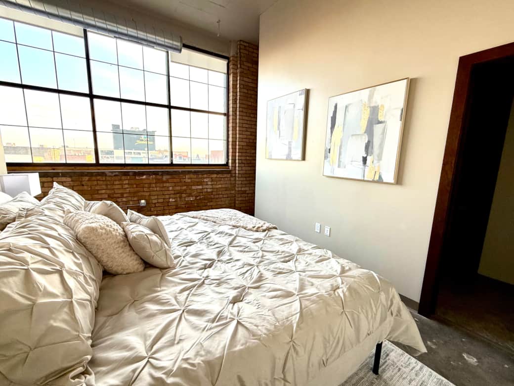 Lofts 304 master bd