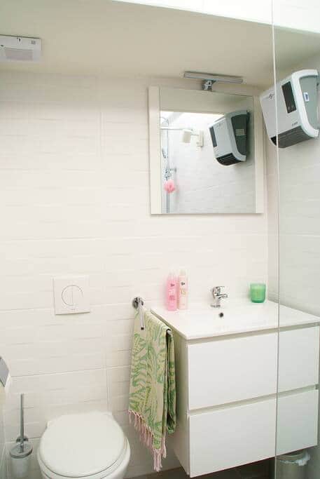 Nice bathroom