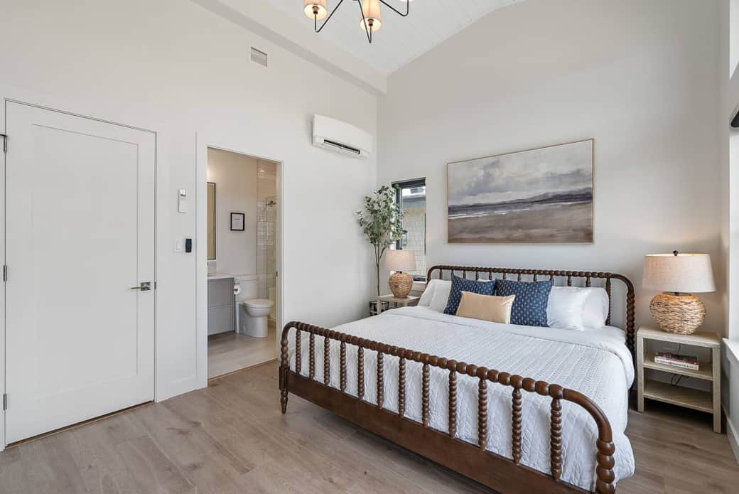 Primary bedroom with King sized bed and en-suite bathroom.