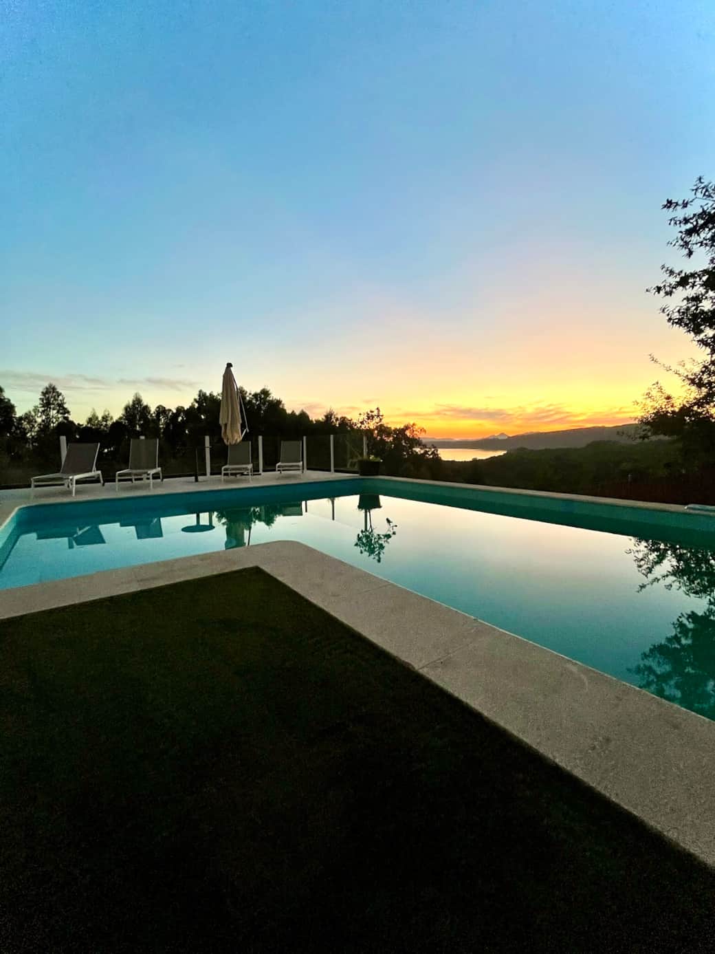 Pool with panoramic coastal views in Galicia