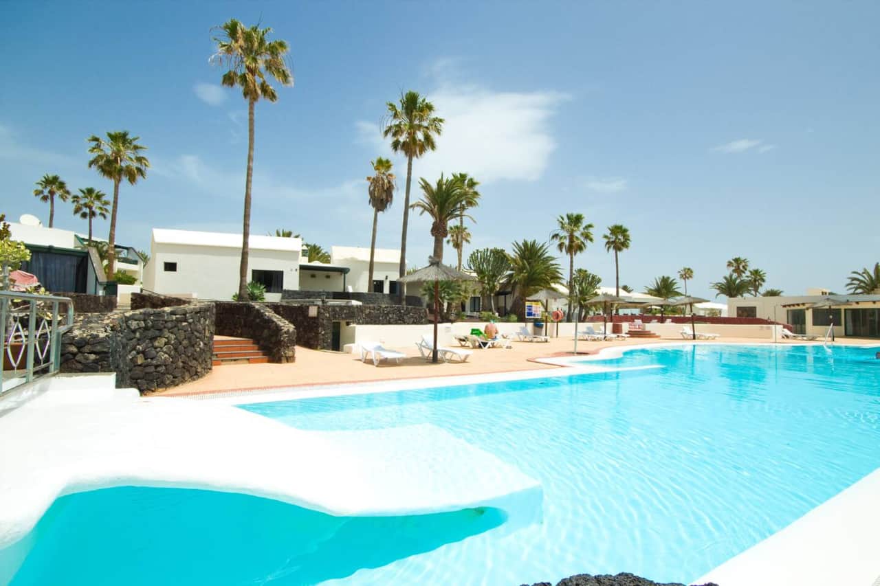 Private terrace by the sea at La Casita del Sol by AZ Rentals, Costa Teguise
