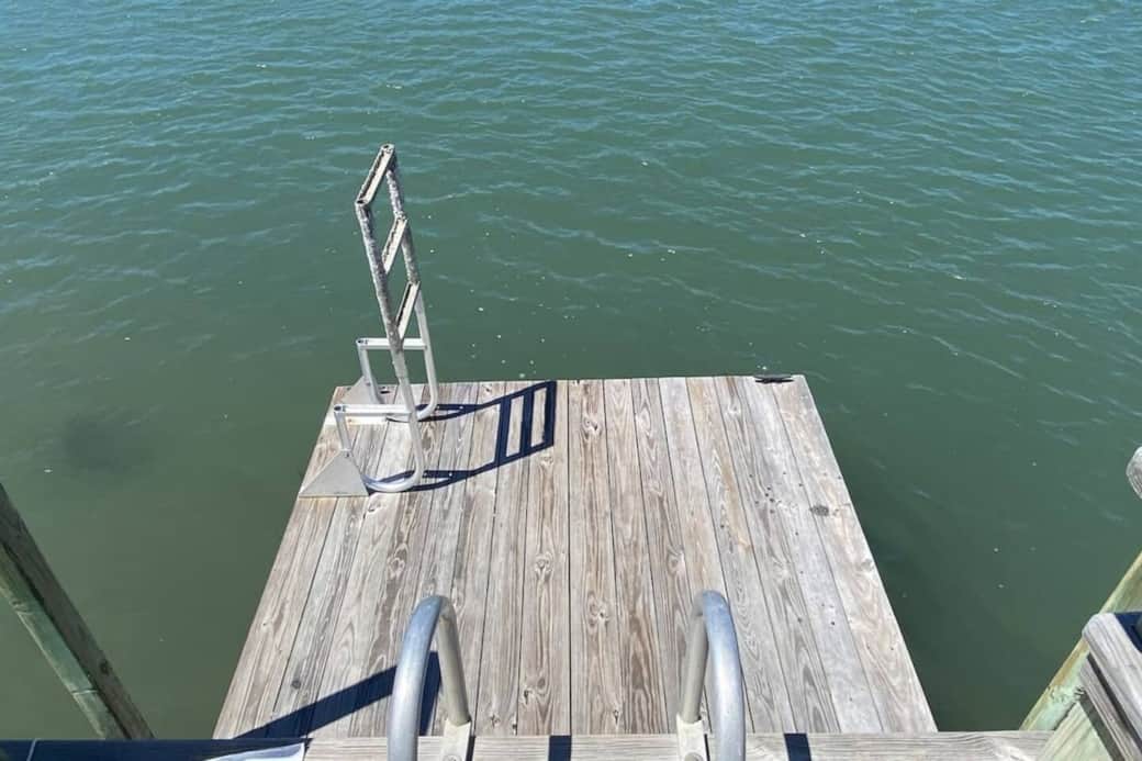 Dock