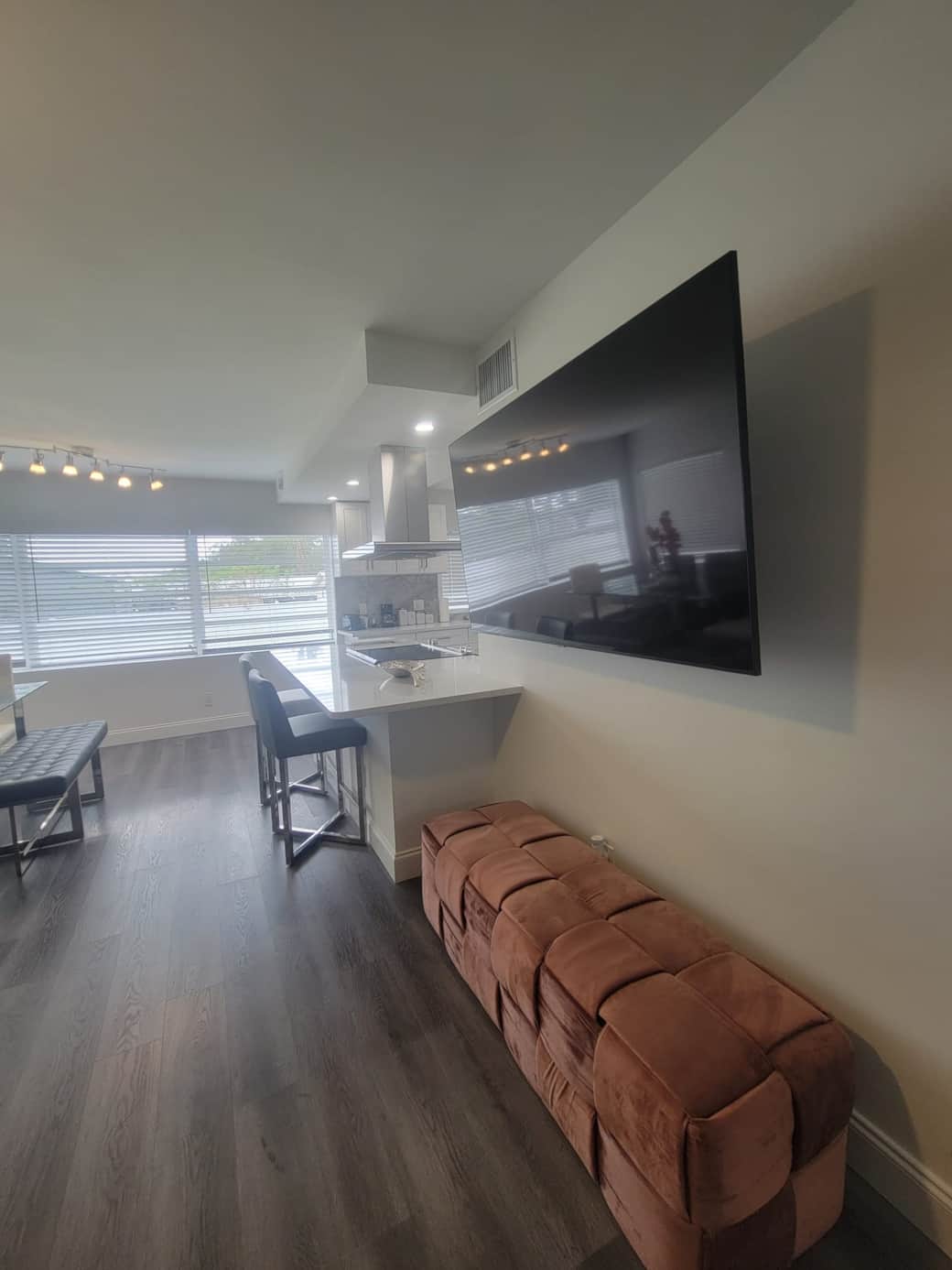Entertainment made easy with Smart TV and Netflix included. Lakeland, FL Entertainment made easy with Smart TV and Netflix included. Lakeland, FL