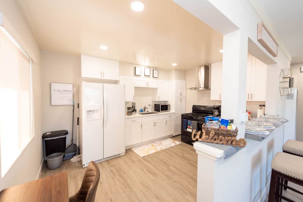 Hillcrest's Hidden Gem 2bed/1bath Fully Renovated Apartment in San Diego
