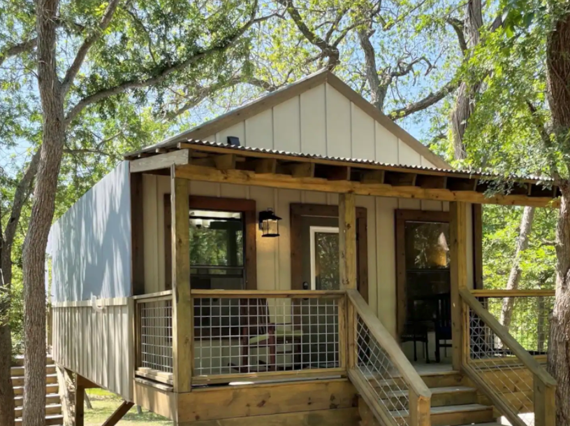 The cabins are situated up high to get out of the flood plane and overlook the creek bottom The cabins are situated up high to get out of the flood plane and overlook the creek bottom