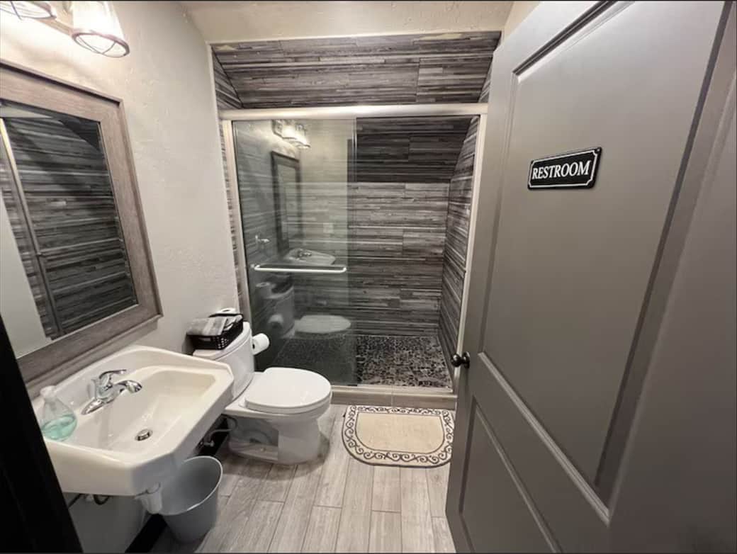 UPDATE bathroom pics