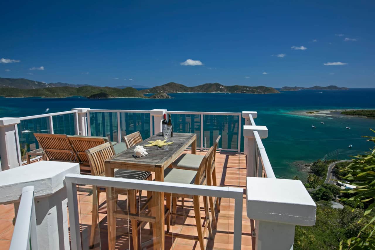 Outdoor dining and lounge area