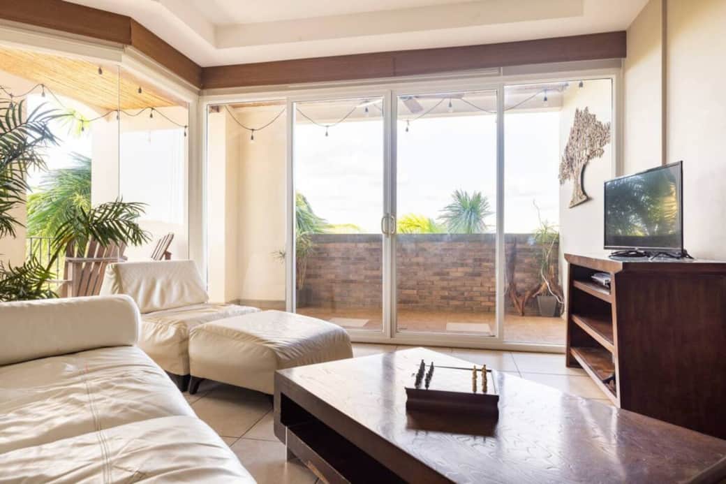 Living Room - Floor to ceiling glass windows
