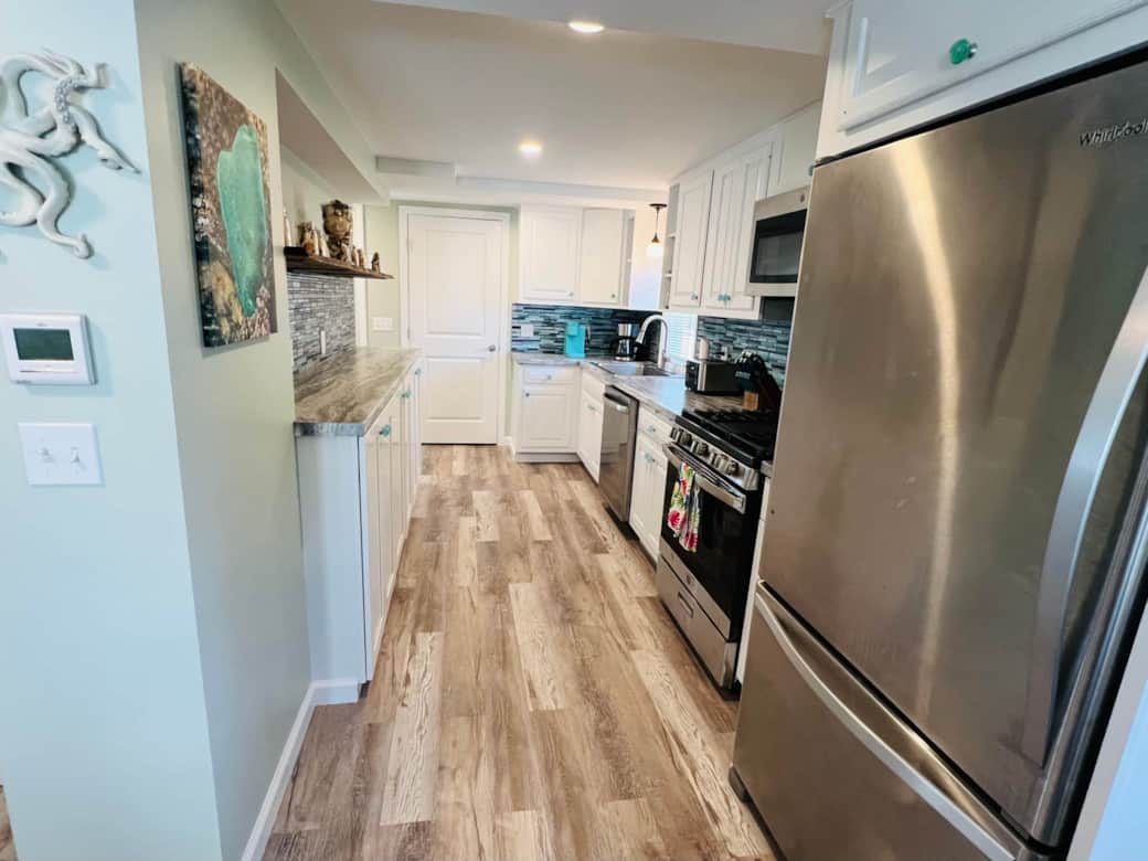 Kitchen with stainless apliances Kitchen with stainless apliances