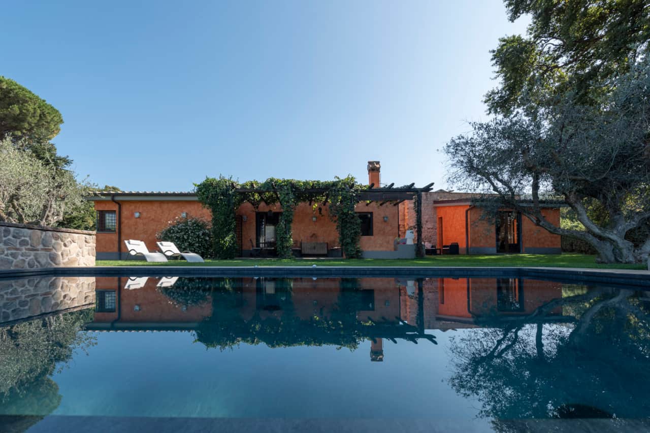 villa near Rome with pool