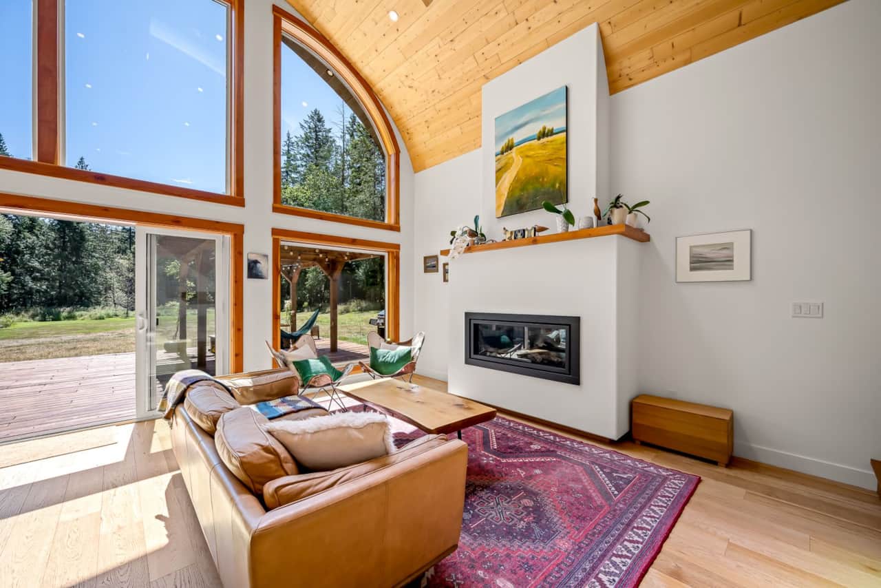 Gas fireplace