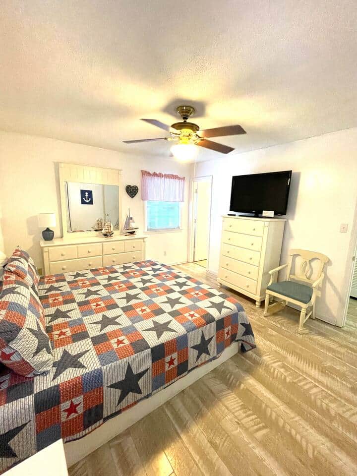 New comfy King bed with 50" smart TV