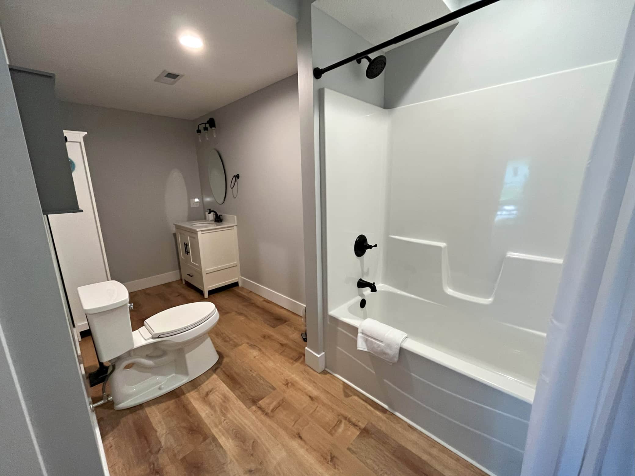 https://l.icdbcdn.com/oh/4e14772a-5281-42f9-ae0c-822f8437fc84.jpg?w=2080-17