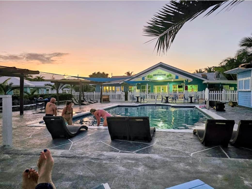 resort pool 