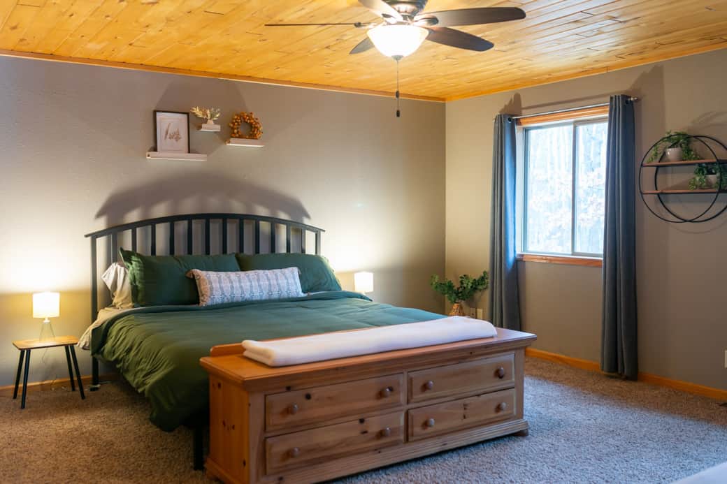 Bedroom 1 upstairs with King Bed and Twin Bed
