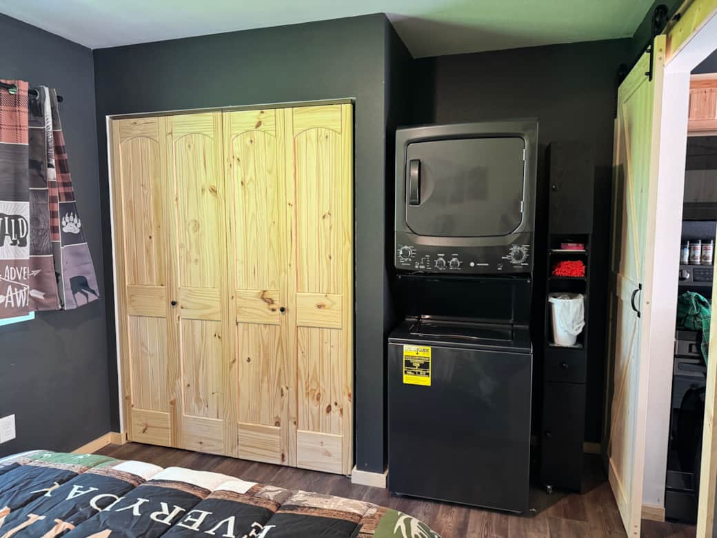 Laundry appliances located in the bedroom