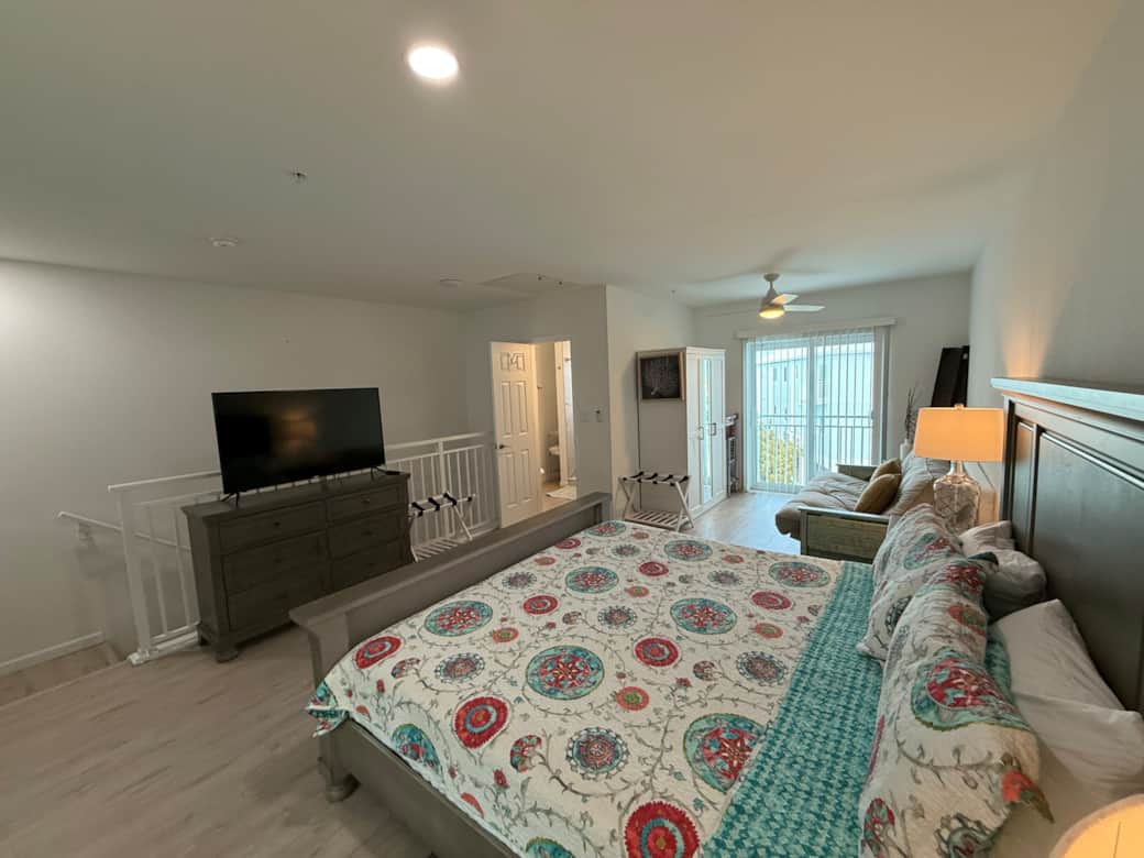 Comfortable King Bedroom