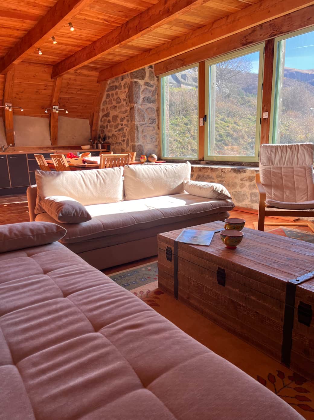 Grand salon ouvert grange Mary