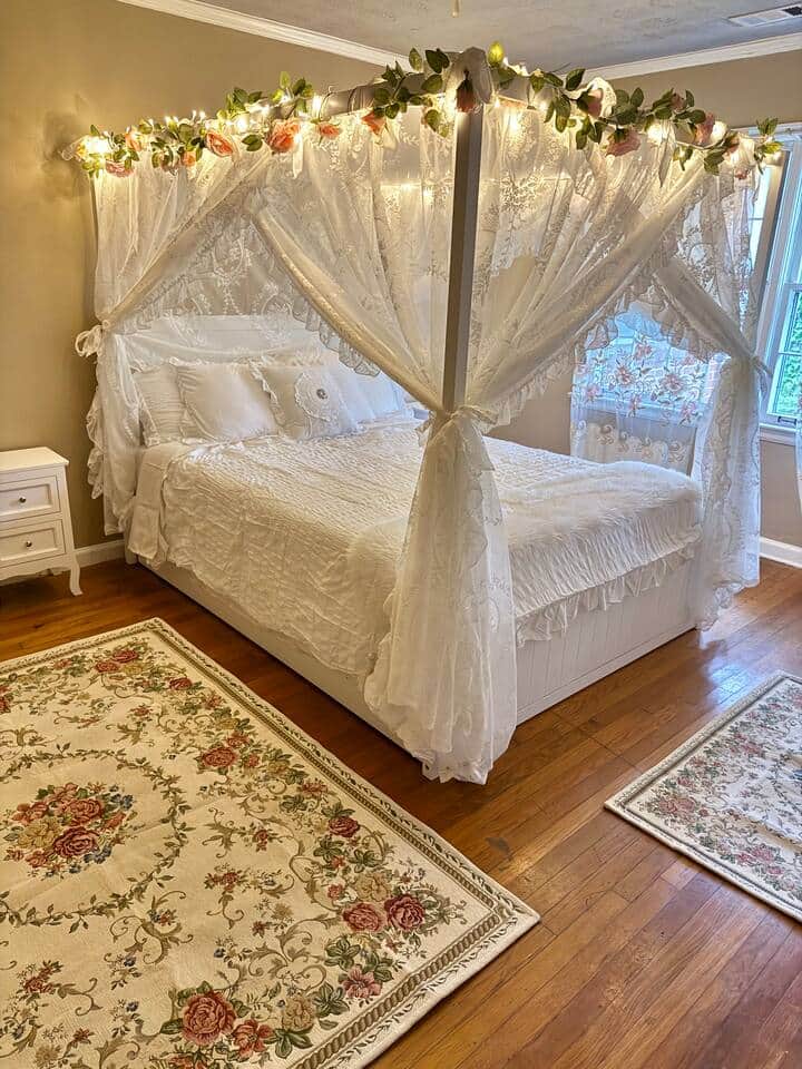 Overview of the queen bedroom, plenty of natural light & it’s so beautiful when it rains!