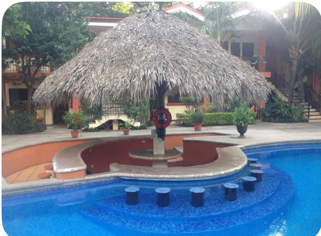 Swim up bar area