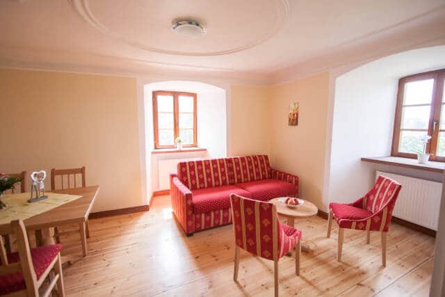 Wohnzimmer mit Sofa Wohnzimmer mit Sofa