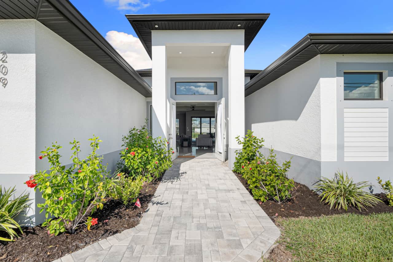 NEW SEASIDE VILLA
