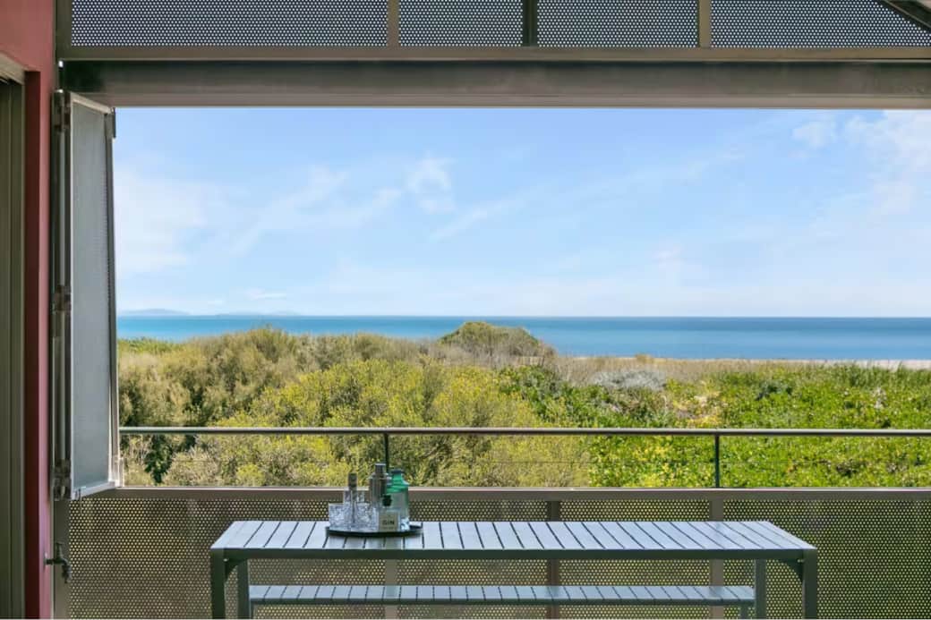 Views of the Indian Ocean Views of the Indian Ocean