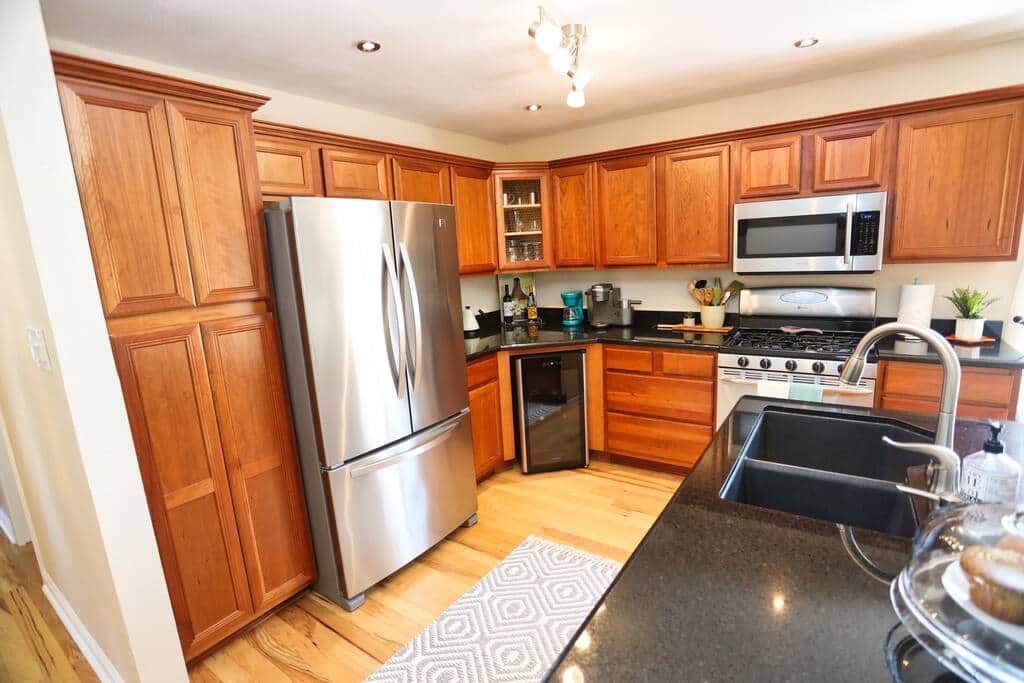 Full kitchen 