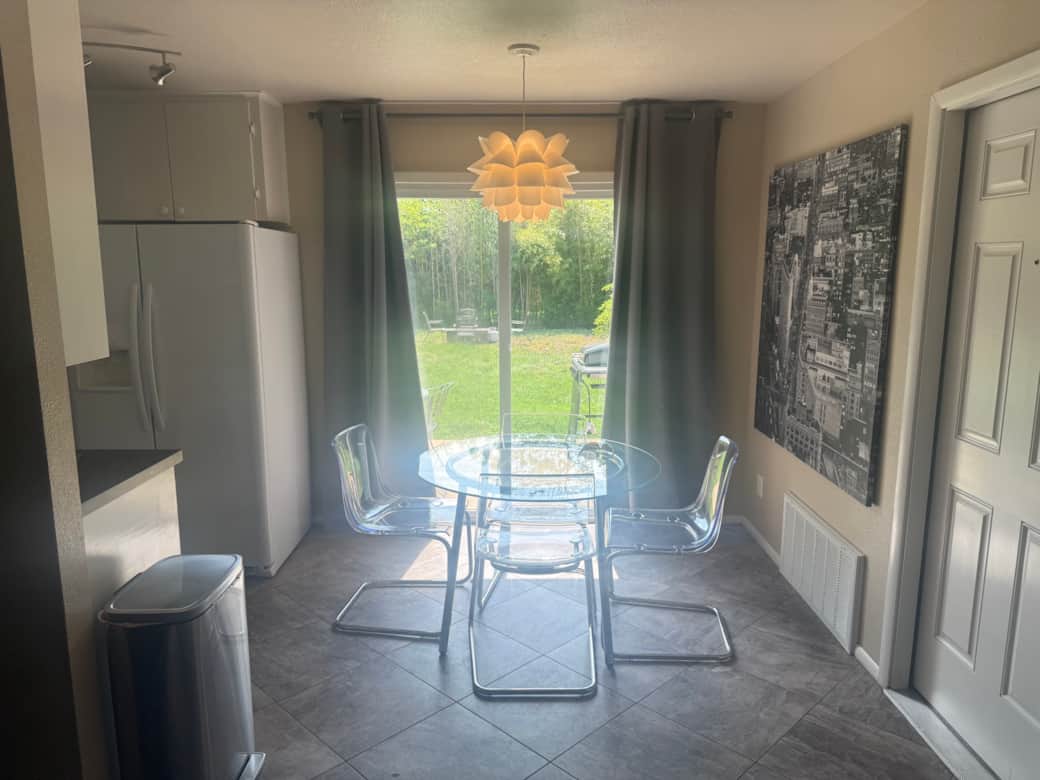 2_Dining Area
