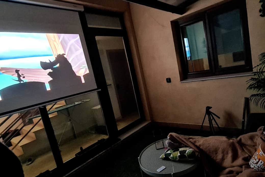 Projector Cinema Terrace with Chromecast, Disney+, Netflix, YouTube & Amazon Prime Projector Cinema Terrace with Chromecast, Disney+, Netflix, YouTube & Amazon Prime
