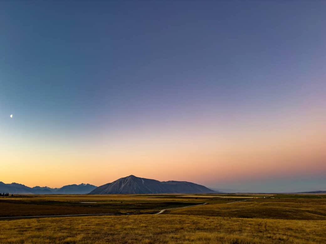 Twizel’s clear night skies are perfect for stargazing, with the chance to catch the shimmering Aurora Borealis if luck is on your side ✨