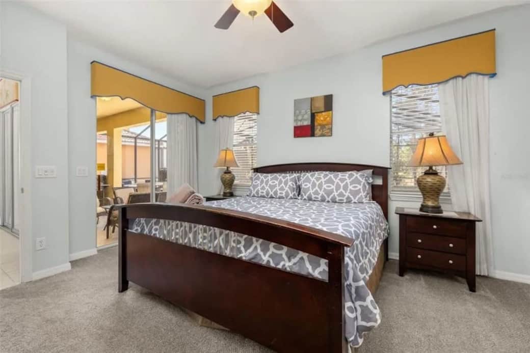 Master downstairs bedrrom