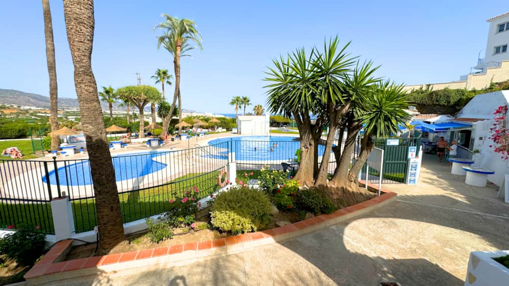 Poolbereich von Casa Angelines - GoToNerja