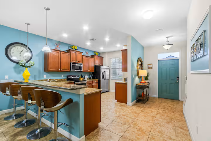 Breakfast Bar | Kitchen