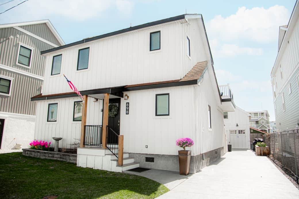 Bright, modern Cape May retreat on a quiet street. Walk to favorite restaurants, bars, and the South Jersey Marina. A short 1.5-mile ride brings you to the Washington Street Mall. Bright, modern Cape May retreat on a quiet street. Walk to favorite restaurants, bars, and the South Jersey Marina. A short 1.5-mile ride brings you to the Washington Street Mall.