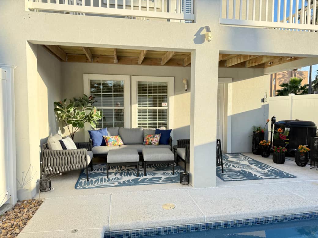 Covered patio Covered patio