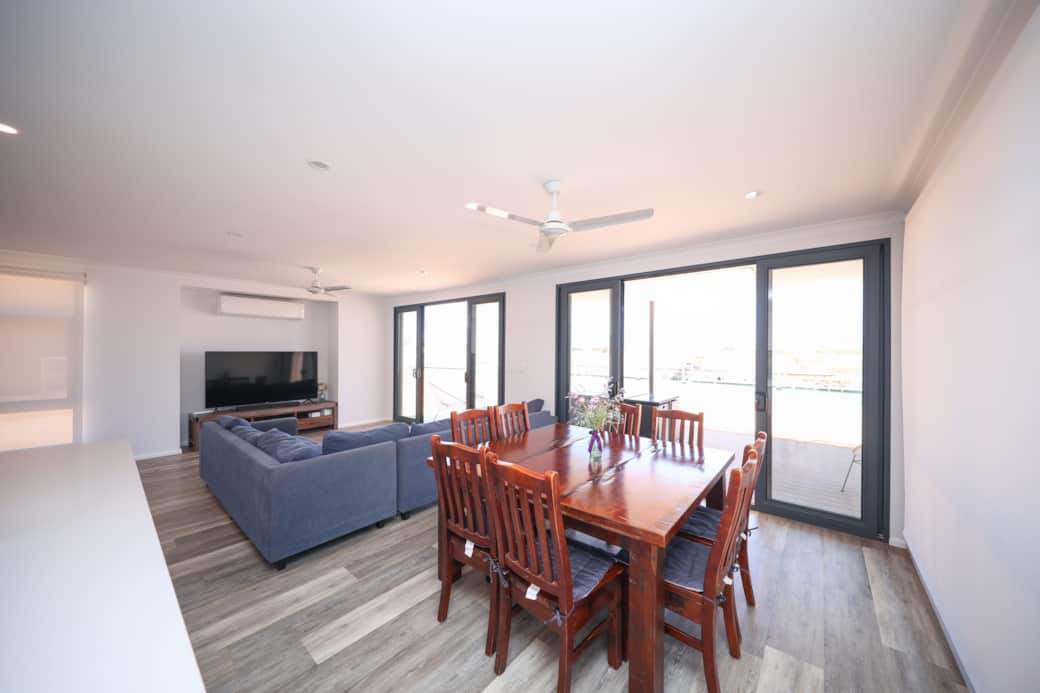 Dining/Lounge