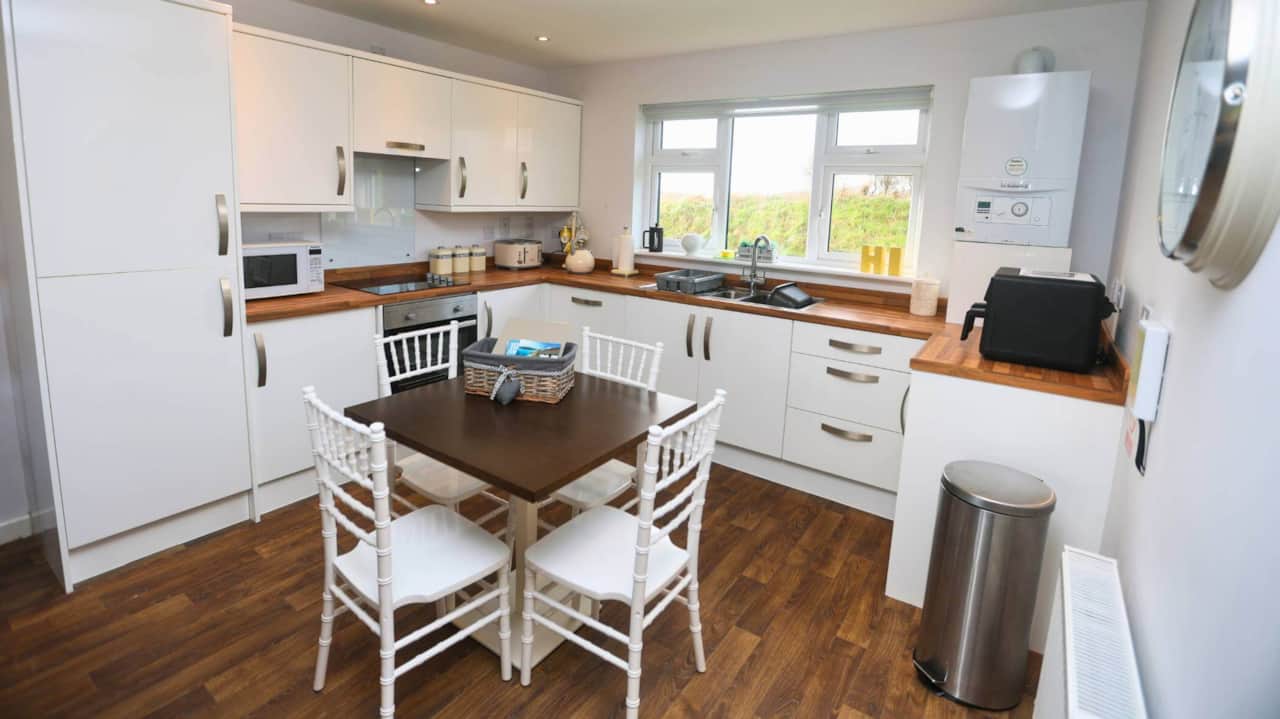 Dining & Kitchen
